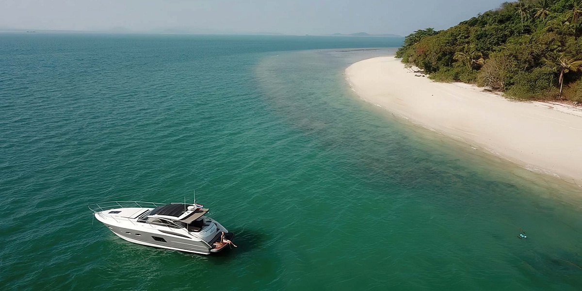 Аренда яхты Princess V39 на Пхукете | Extremalov Group